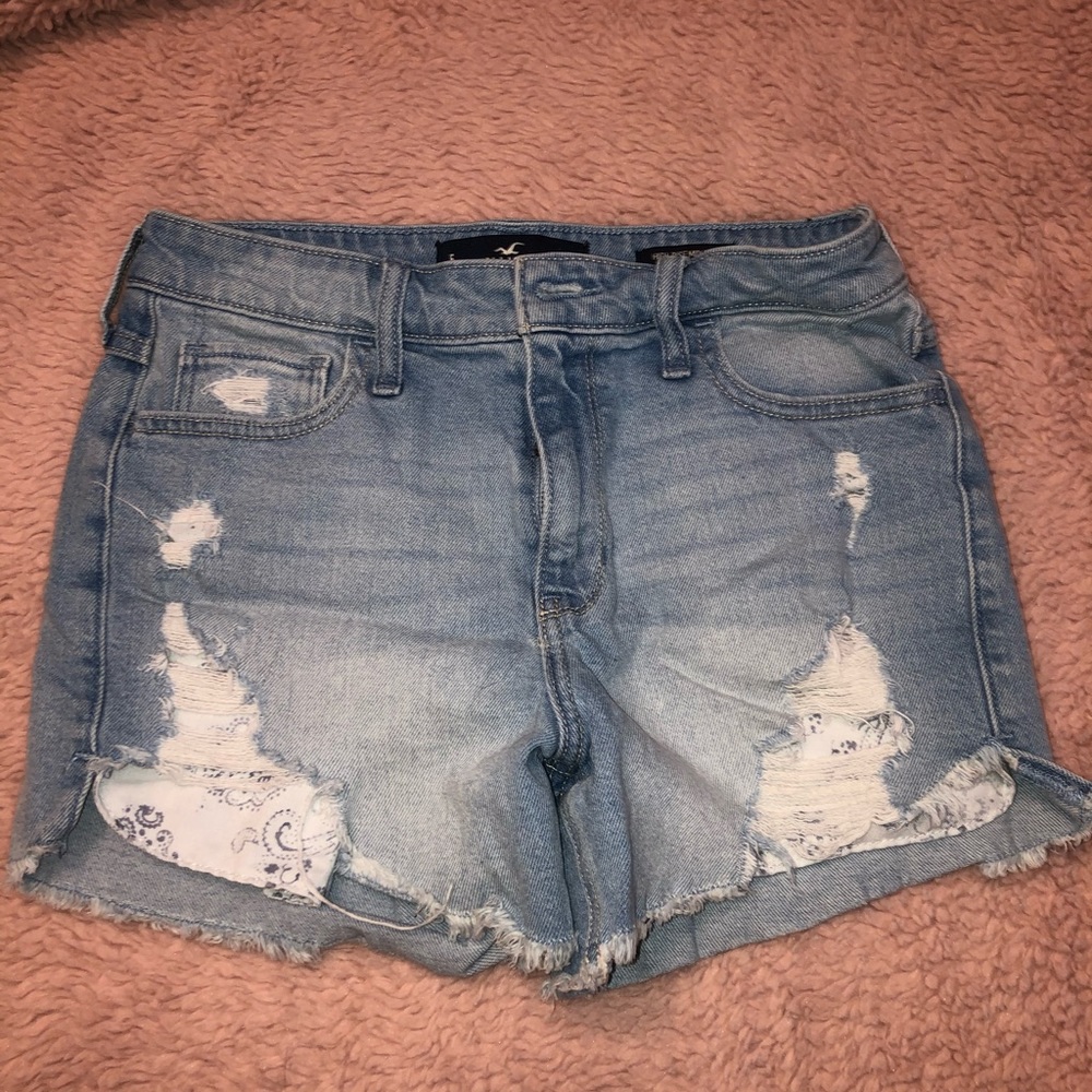 High-Rise Midi Hollister Shorts